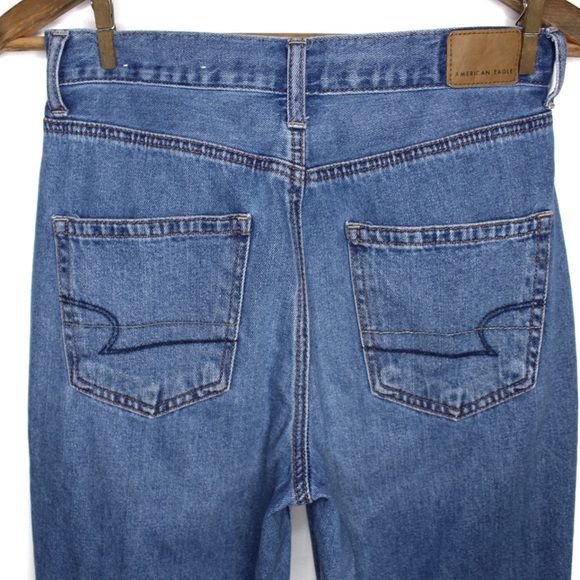 AE Destroyed Mom Jeans 2 Short 26 Preowned - Picture 5 of 8